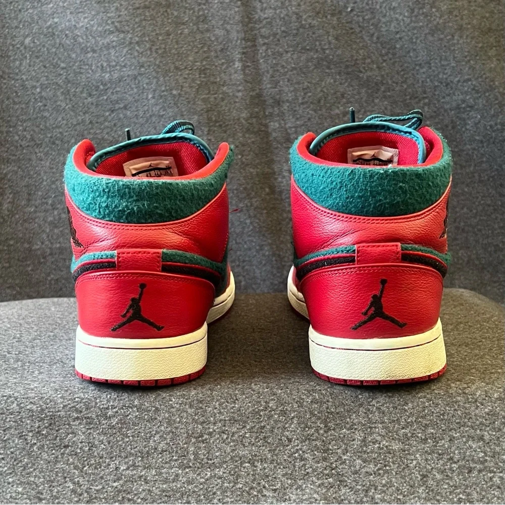 Air Jordan 1 Mid Gym Red Dark Sea Basketball Shoes